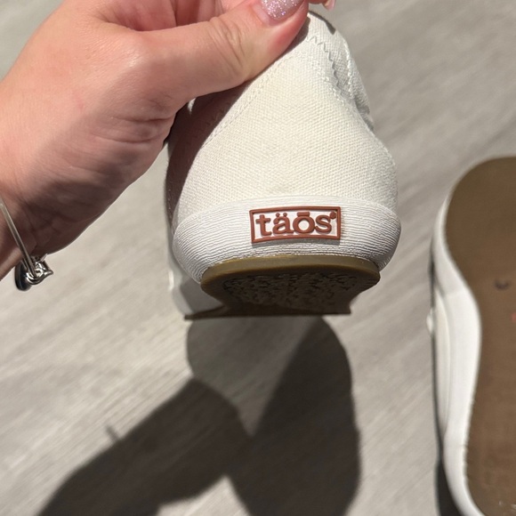 Taos Footwear Off-White Canvas Lace-Ups - Picture 6 of 6